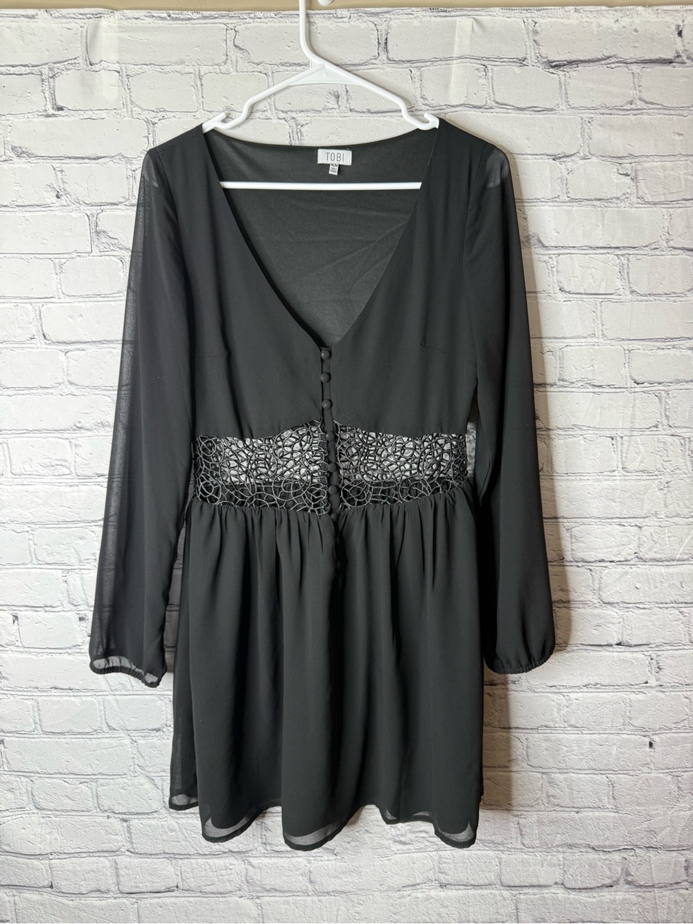 Tobi Black Long-Sleeve V-Neck Dress with Lace Waist size medium